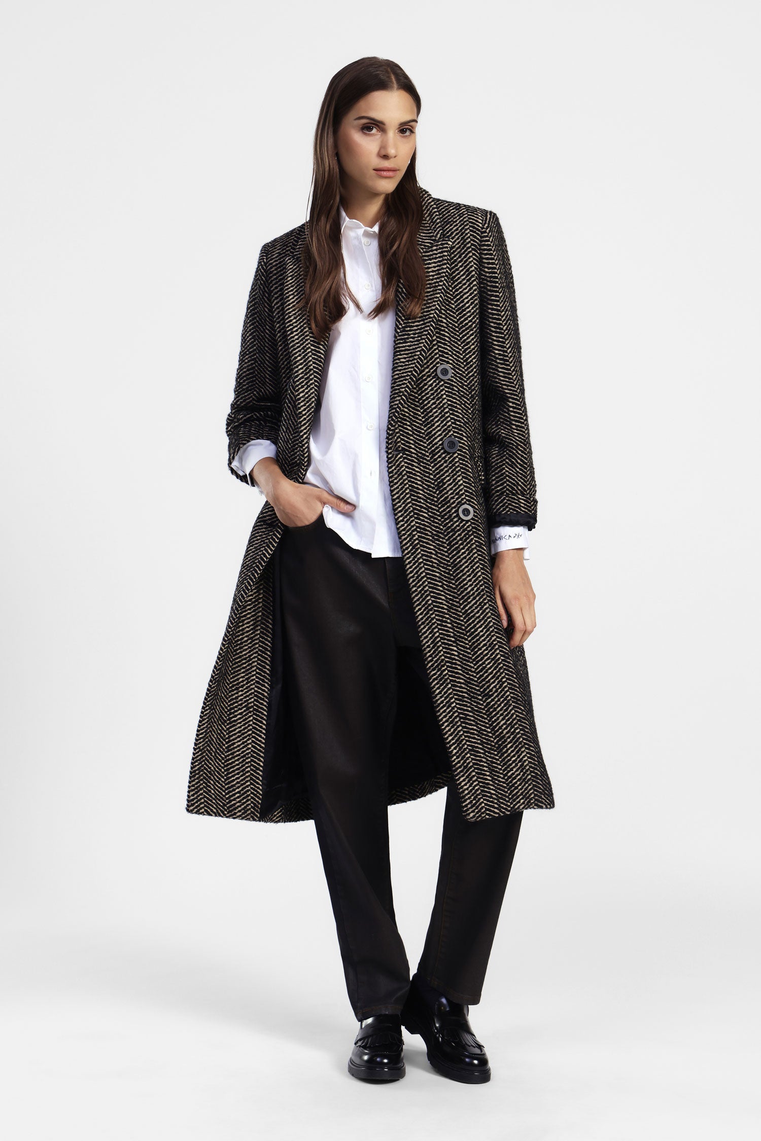 Cappotto doppiopetto con motivo chevron e tasche