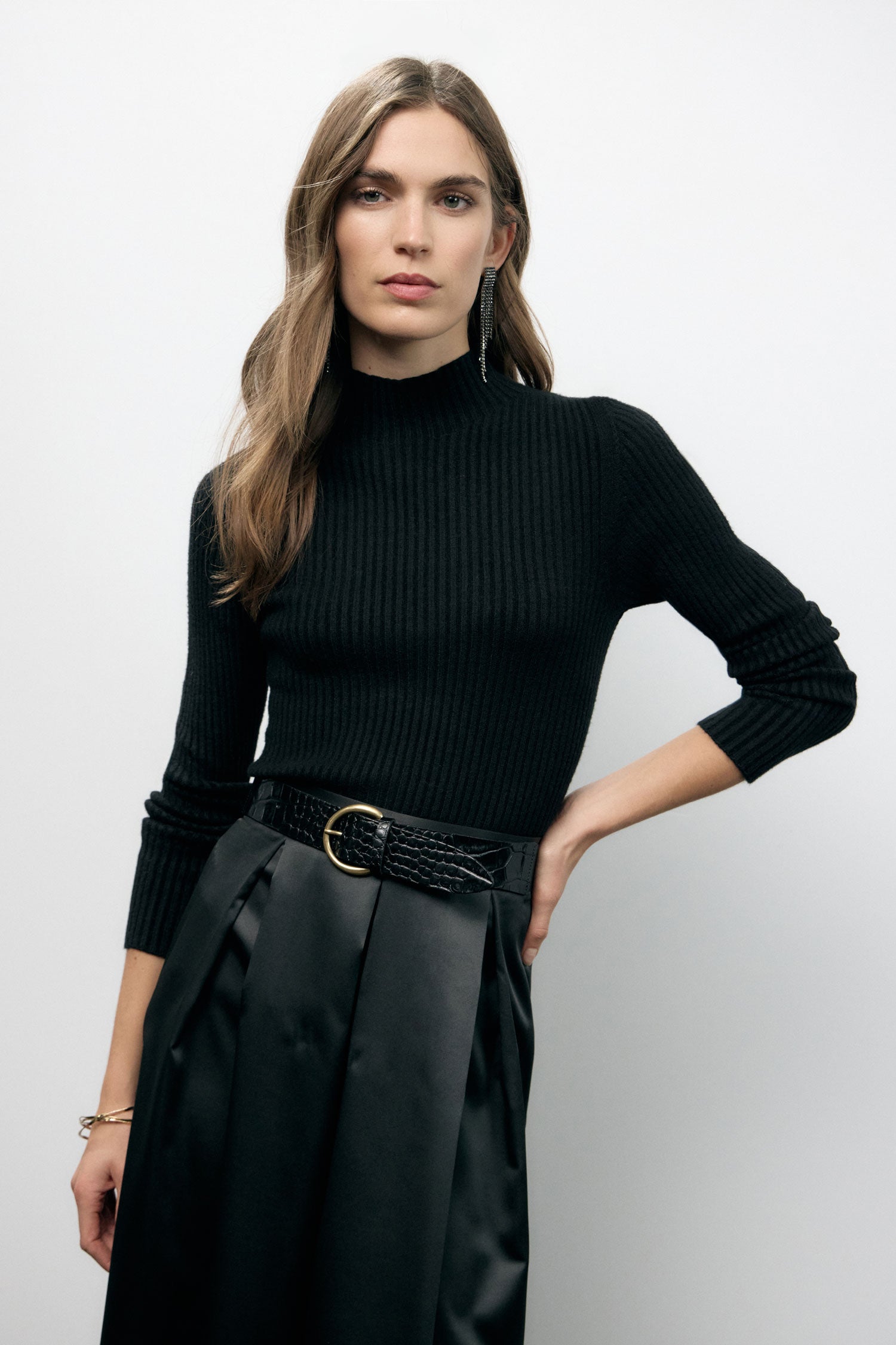 Maglione a coste girocollo manica lunga