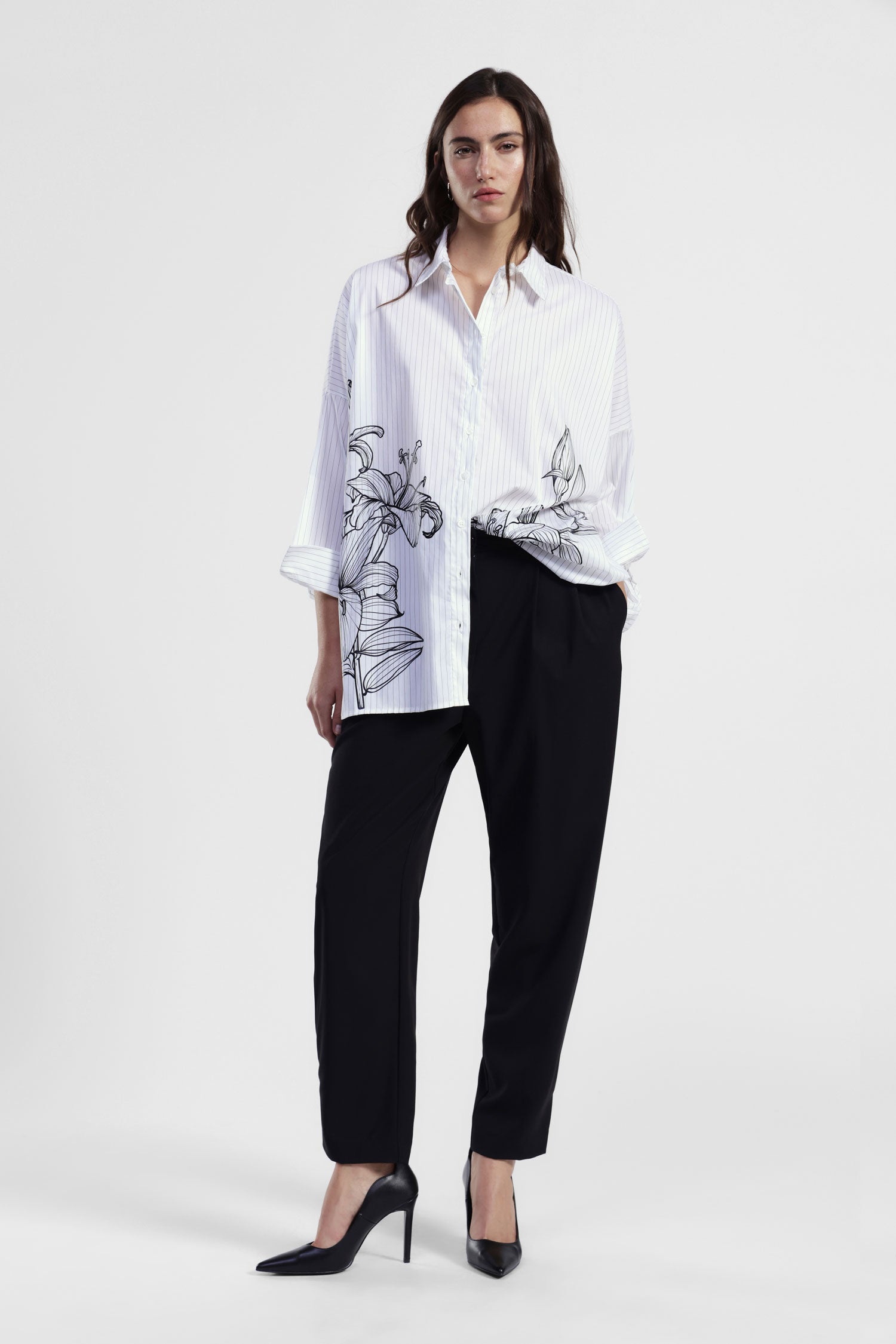 Pantaloni tailored pinces vita alta cropped