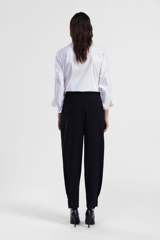 Pantaloni tailored pinces vita alta cropped