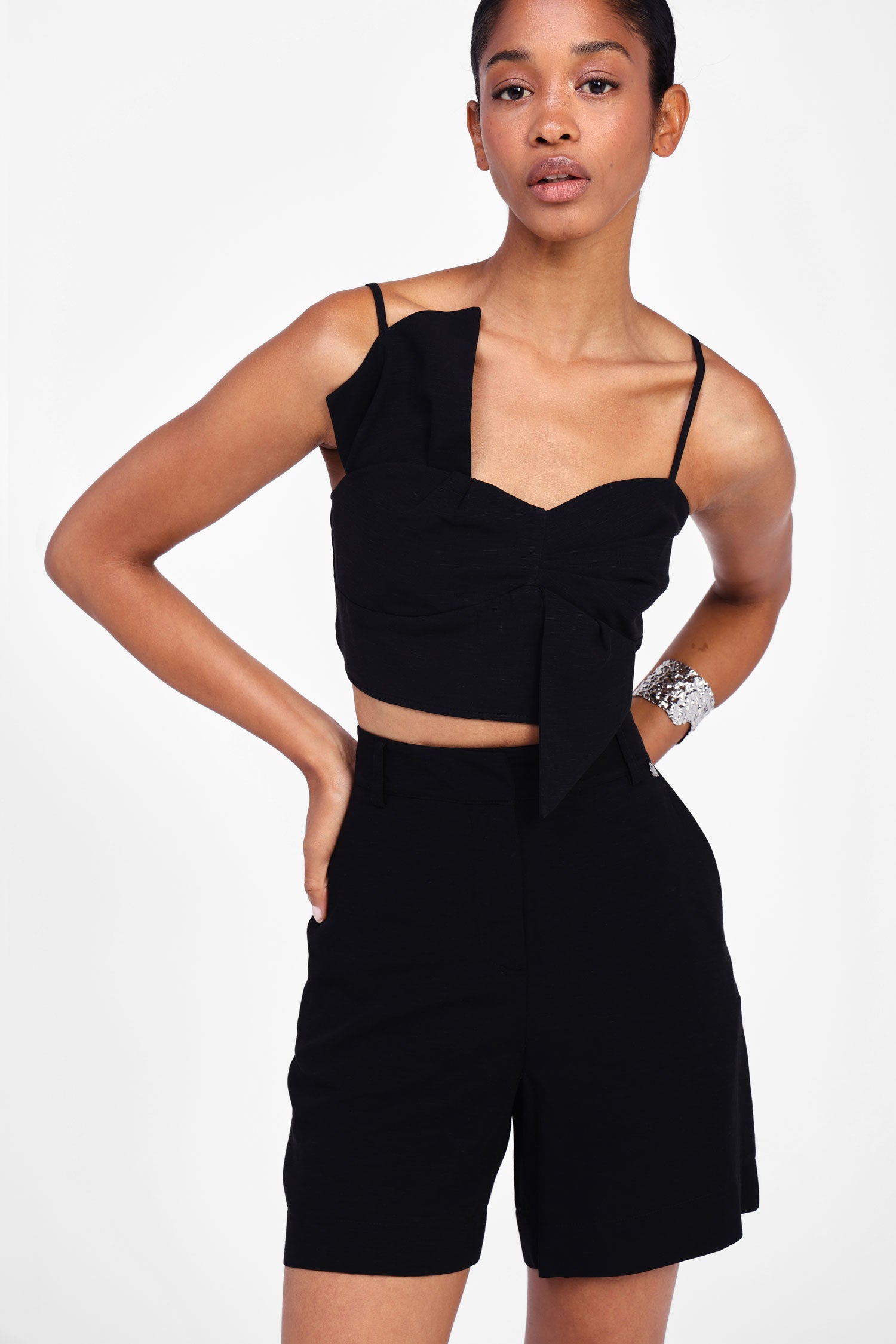 Top a fascia con scollo originale