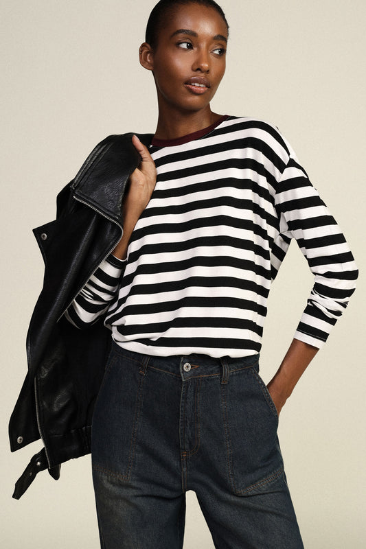 Maglia a righe con maniche lunghe