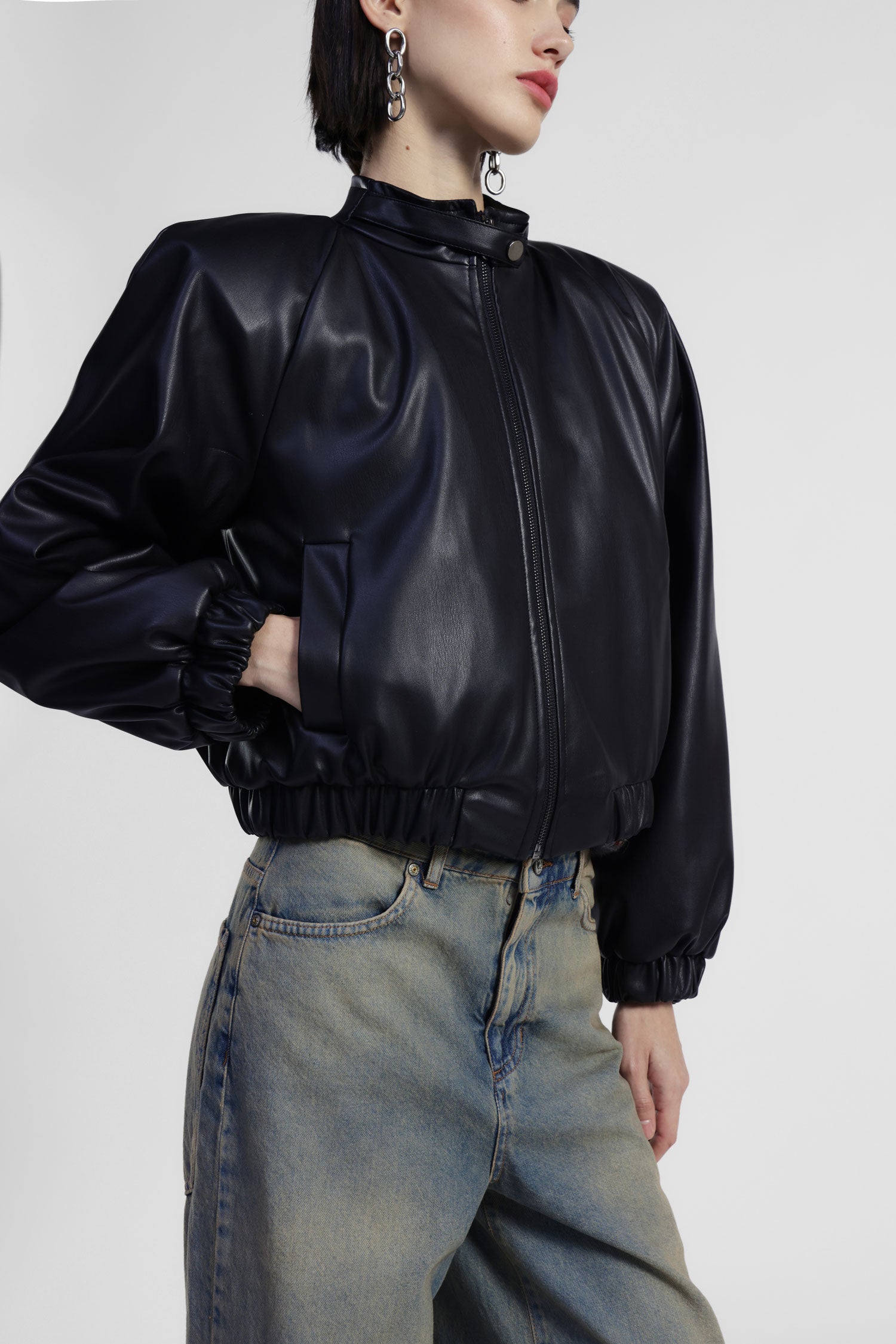 Bomber fit regular con polsini e zip frontale