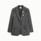 Blazer monopetto con spille decorative e tasche