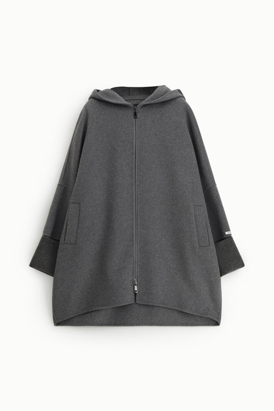 Cappotto con cappuccio e zip frontale
