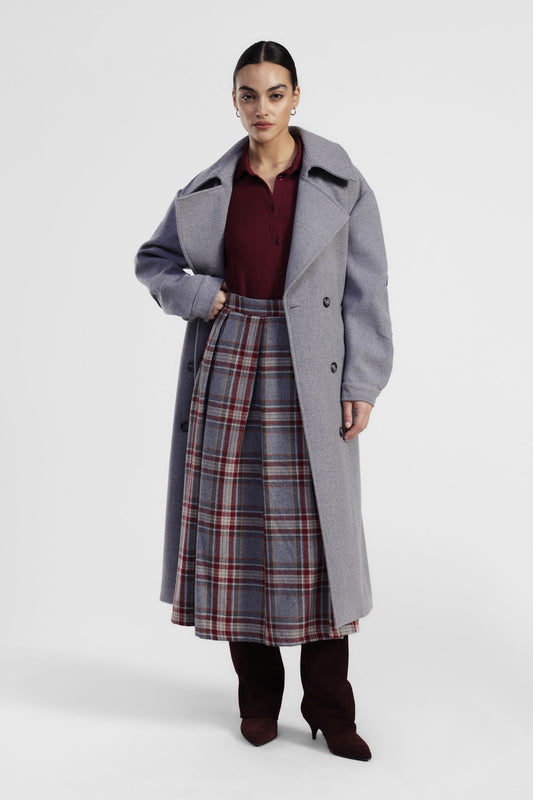 Cappotto doppiopetto con cintura e maxi revers