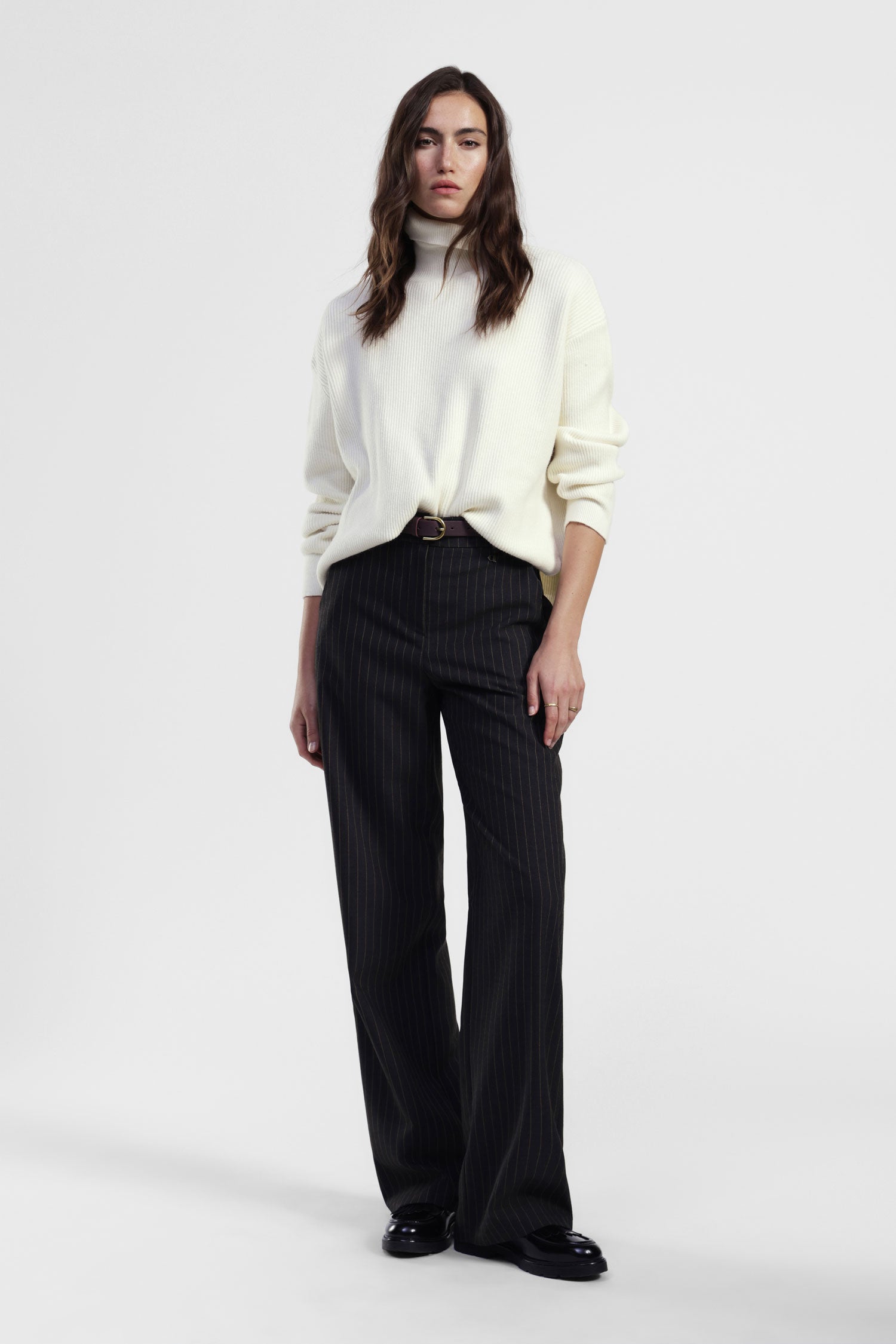 Pantaloni palazzo a righe con pinces e tasche laterali