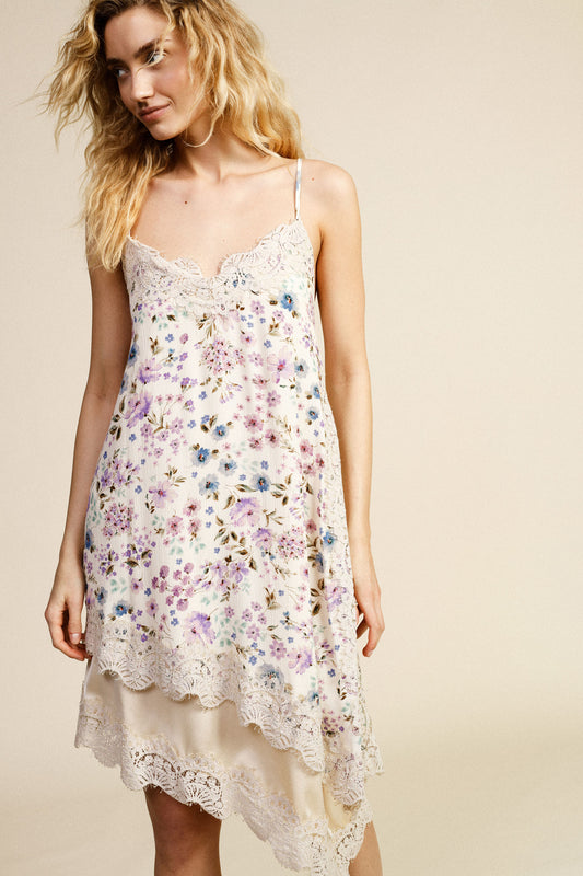 Abito mid-length con stampa floreale e pizzo