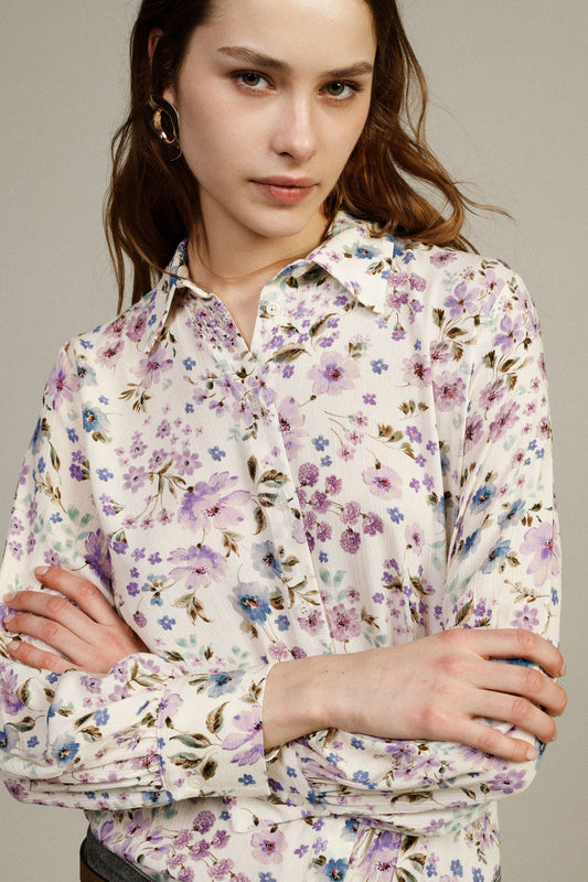 Camicia con stampa floreale e maniche lunghe