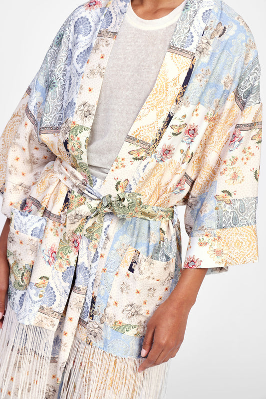 Kimono con motivo stampato e frange