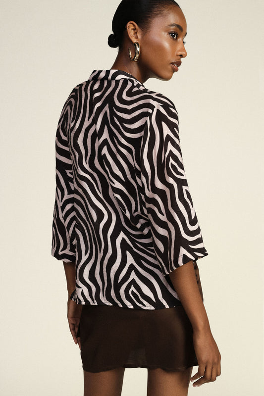 Camicia stampa zebrata con nodo frontale