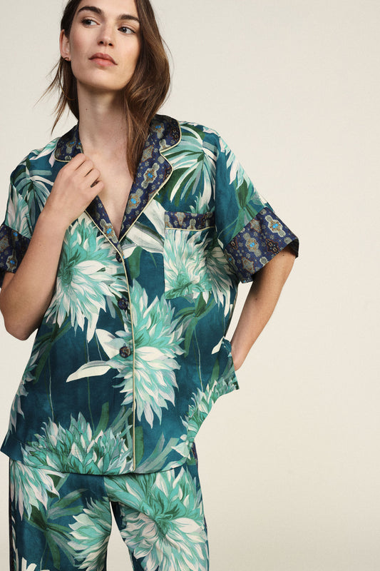 Camicia ampia fantasia floreale con taschino