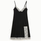 Abito con spalline e pizzo, taglio dritto
