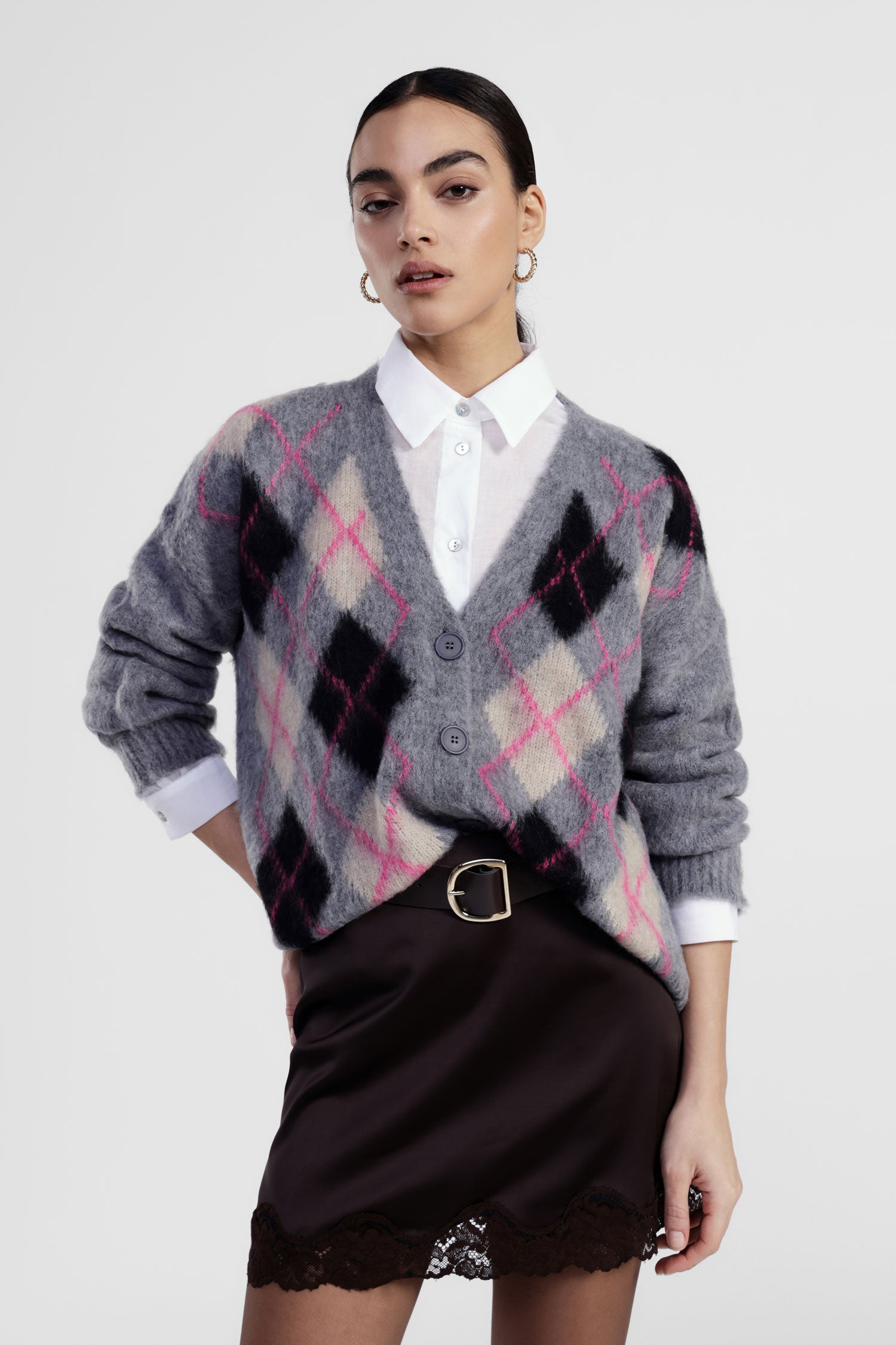 Cardigan a rombi con maniche lunghe e bottoni