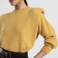 Maglione girocollo con spalle strutturate