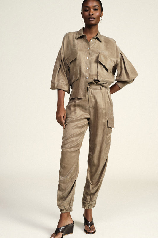 Pantaloni jogging con tasche cargo e fondo elastico