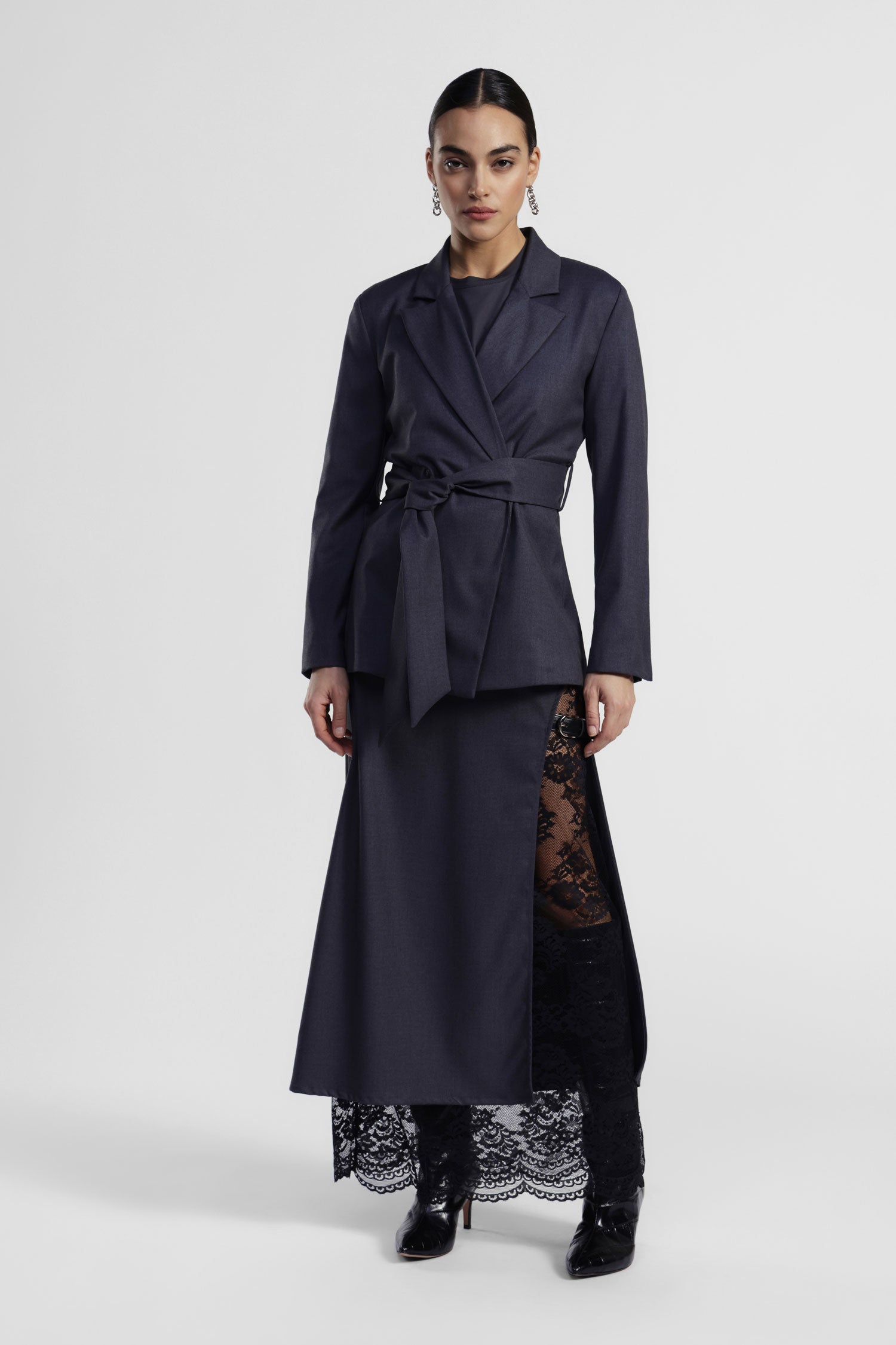 Gonna lunga con dettaglio cintura e pizzo