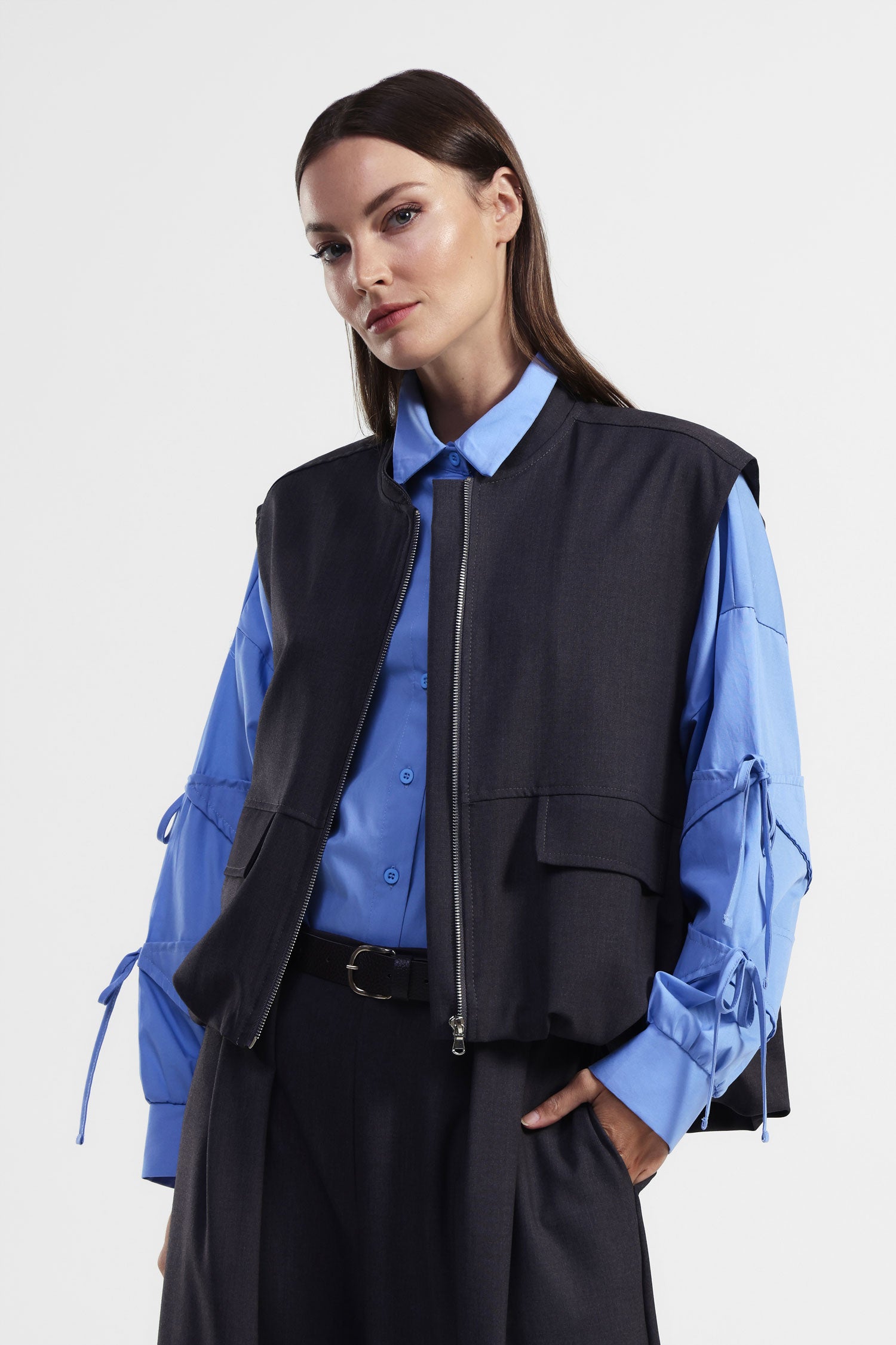 Giacca senza maniche con chiusura zip