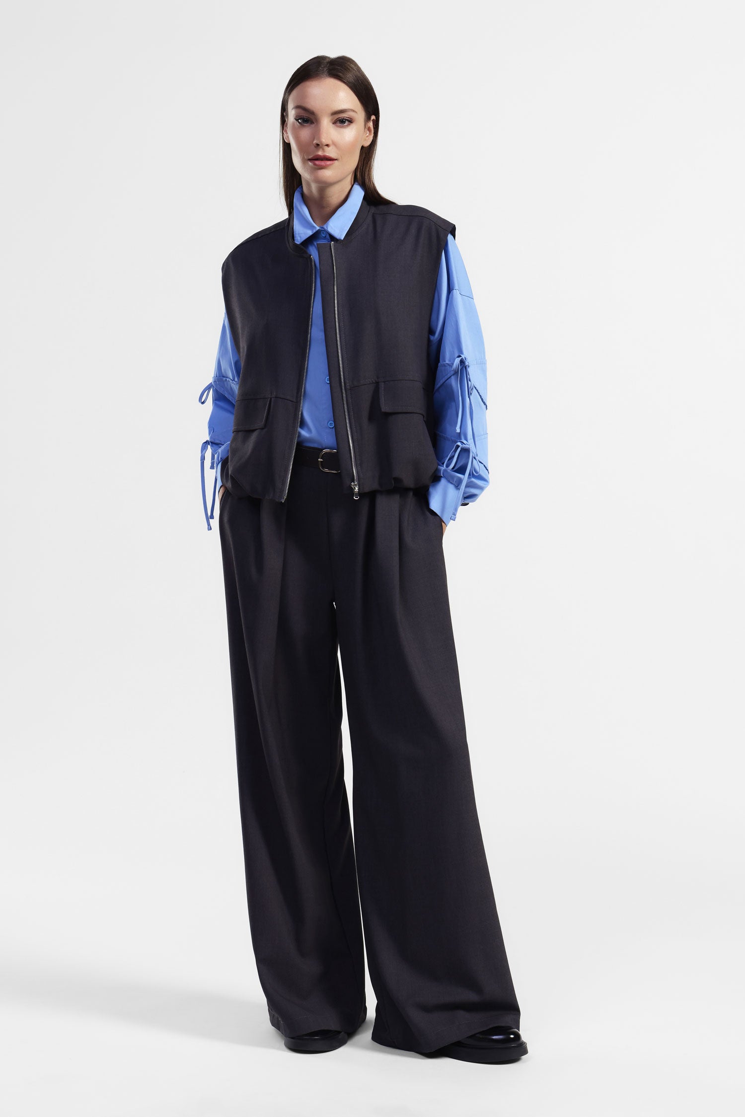 Pantaloni a gamba larga con cintura