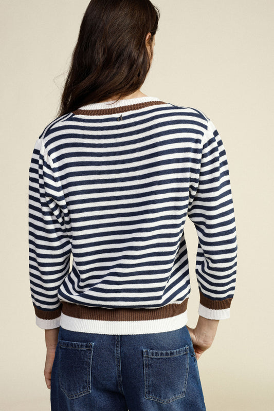 Maglione a righe con collo girocollo e polsini a contrasto