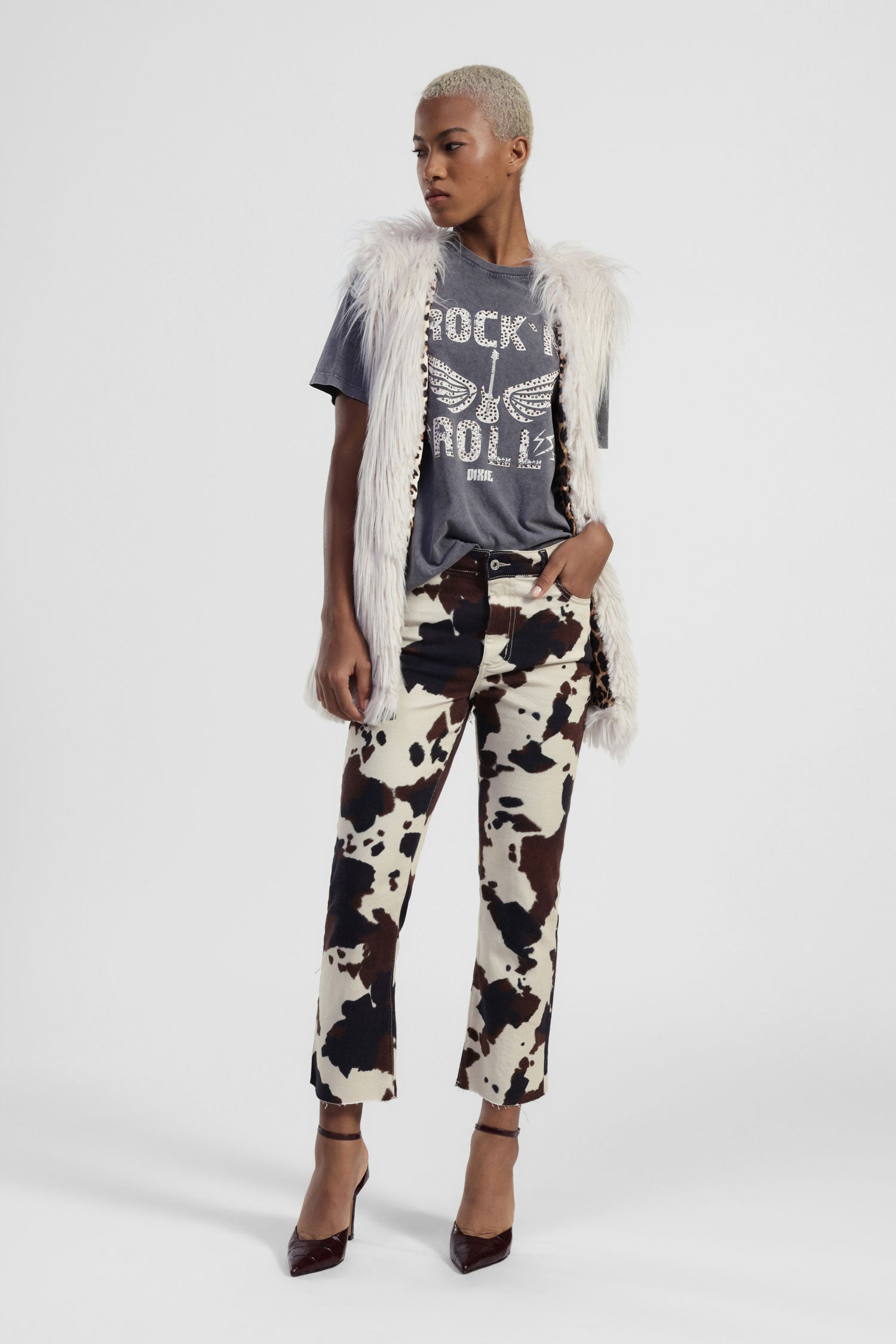 Pantaloni cropped stampa maculata cinque tasche