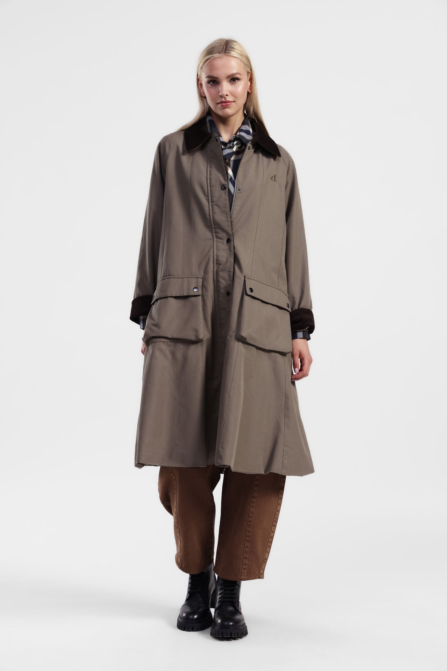 Cappotto lungo con tasche ampie