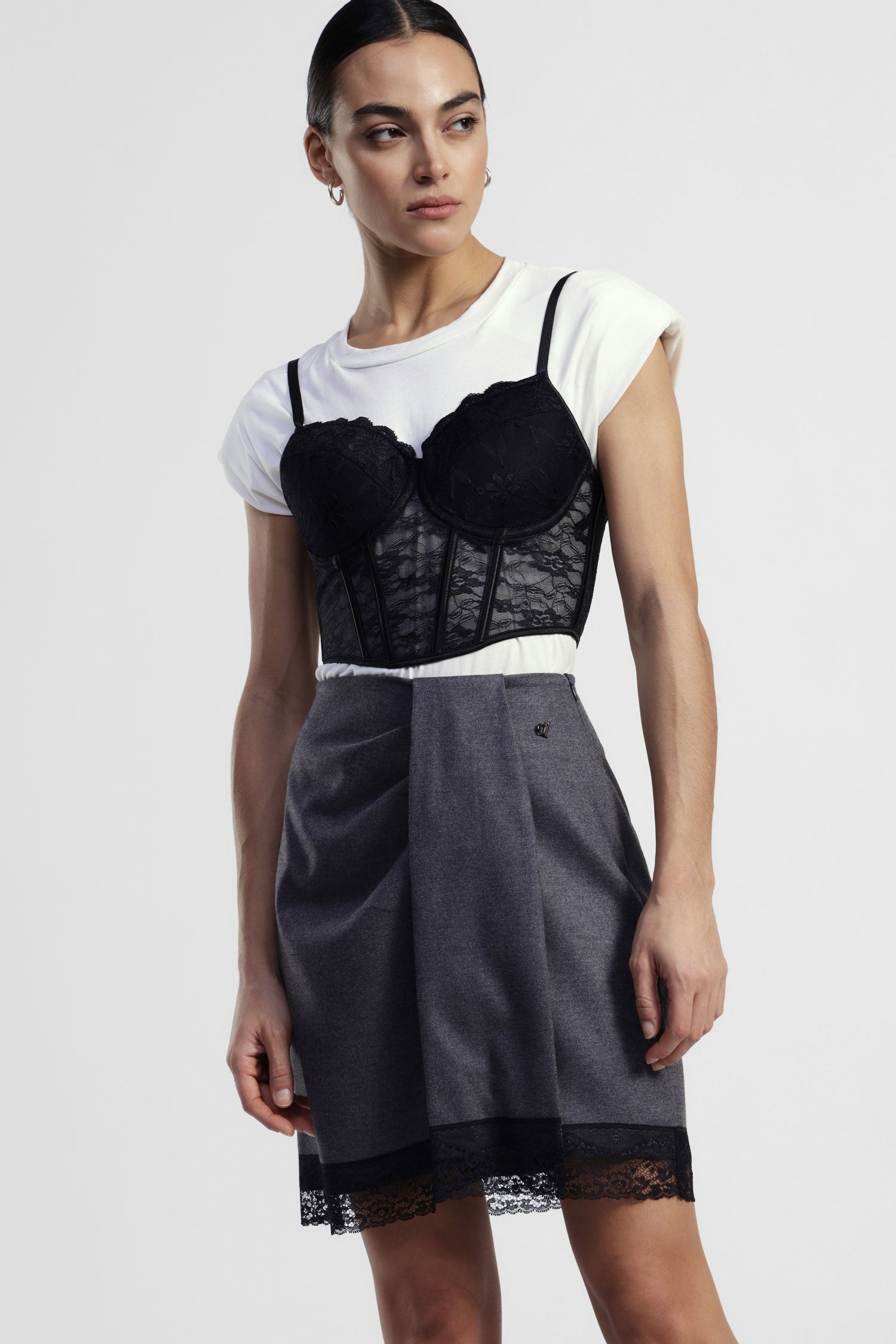 T-shirt a maniche corte con bustino pizzo e lacci