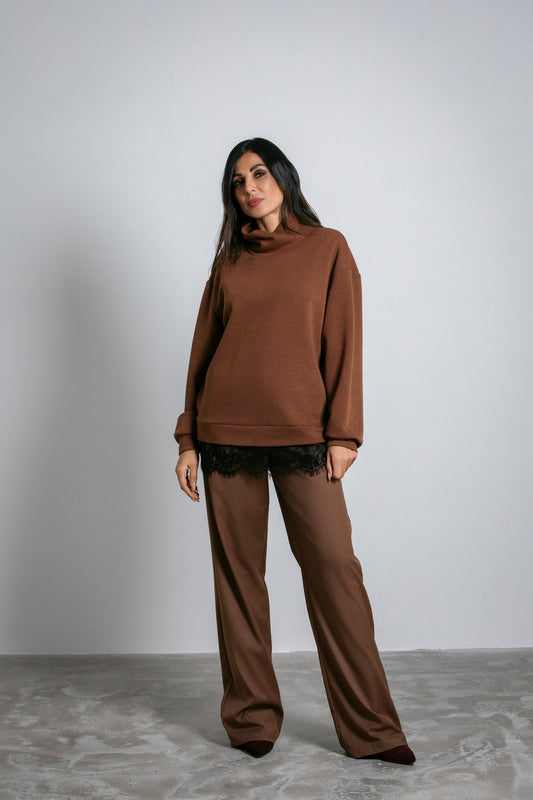 Maglione dolcevita ampio con bordo in pizzo