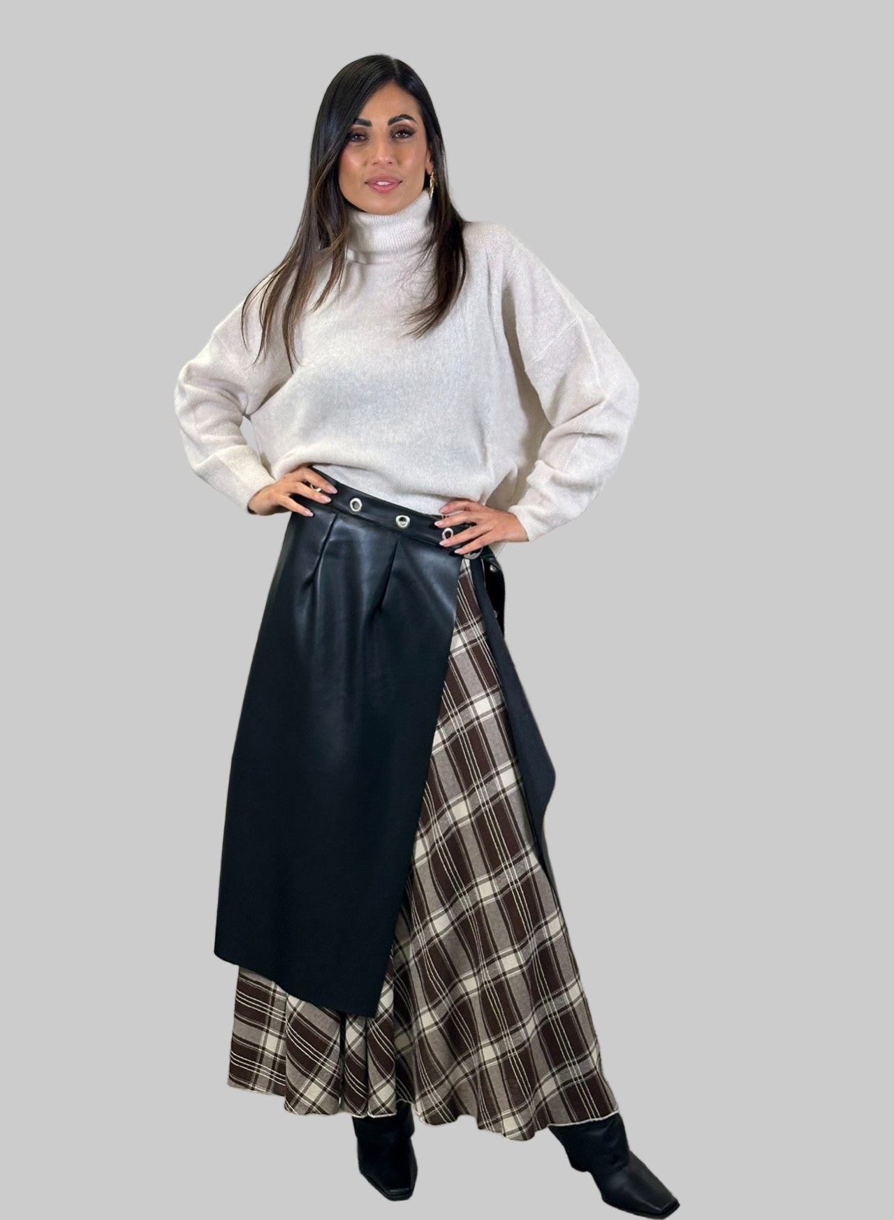 Gonna midi asimmetrica con inserti a quadri