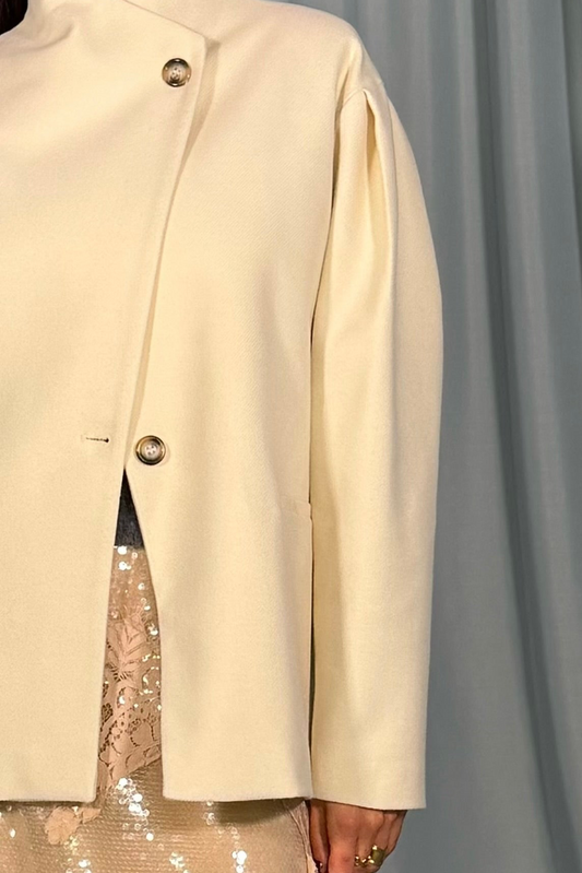 Outer jacket monopetto con collo asimmetrico