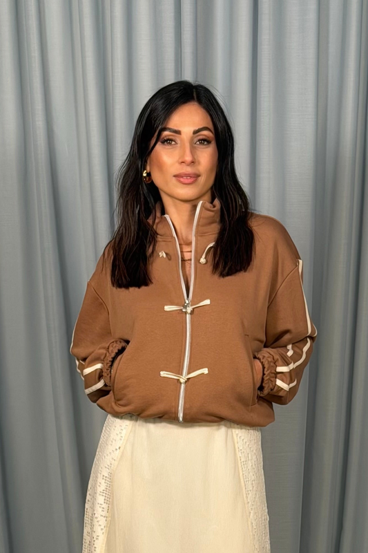 Camicia cropped chiusura zip inserti rigati