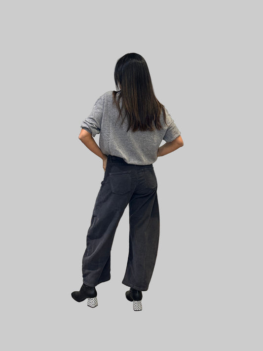 Pantaloni barrel a costine con vita regular e tasche