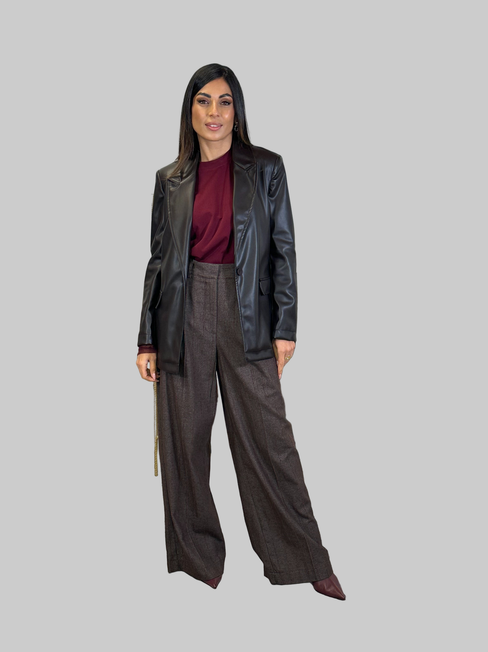 Blazer ecopelle monopetto con tasche a patta