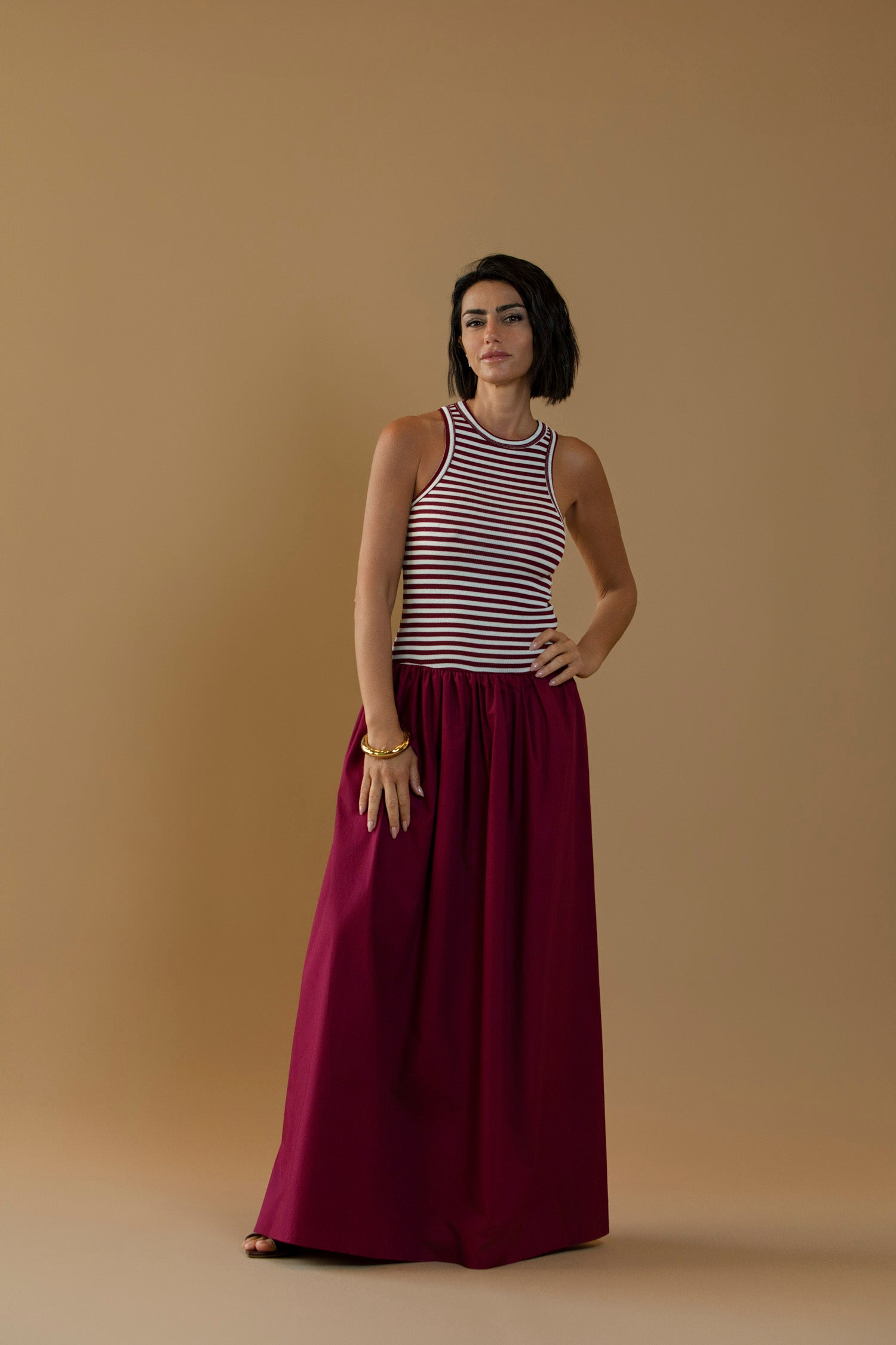 Abito scollo all’americana con gomma ampia