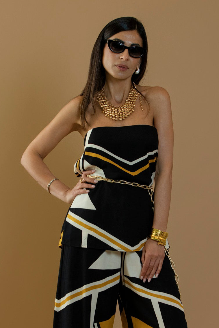 Top a fascia fantasia geometrica