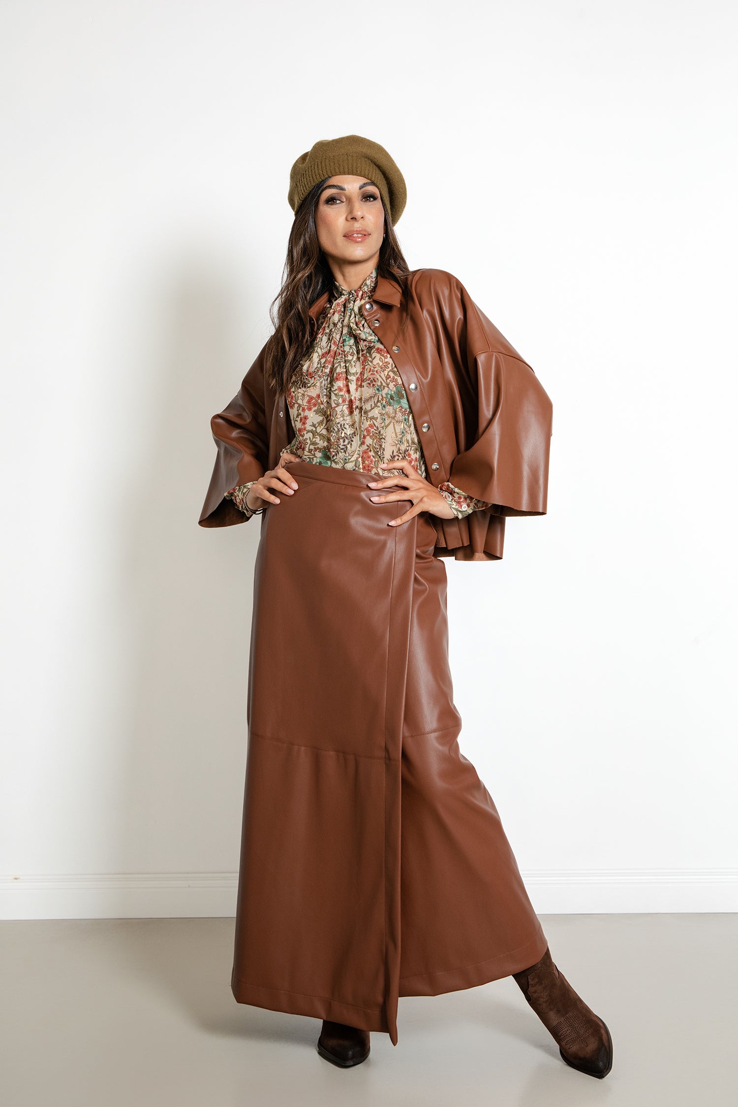 Gonna midi svasata con chiusura laterale