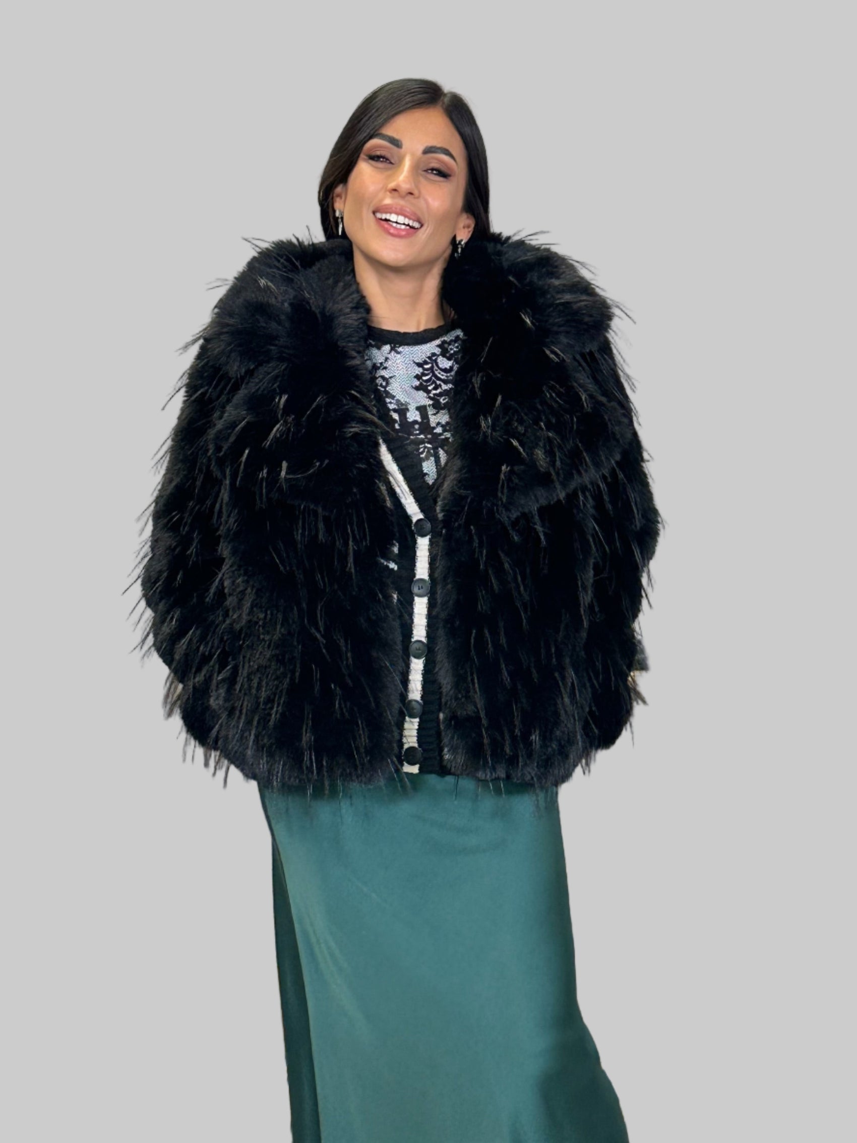 Ecofur corta con collo ampio e maniche lunghe