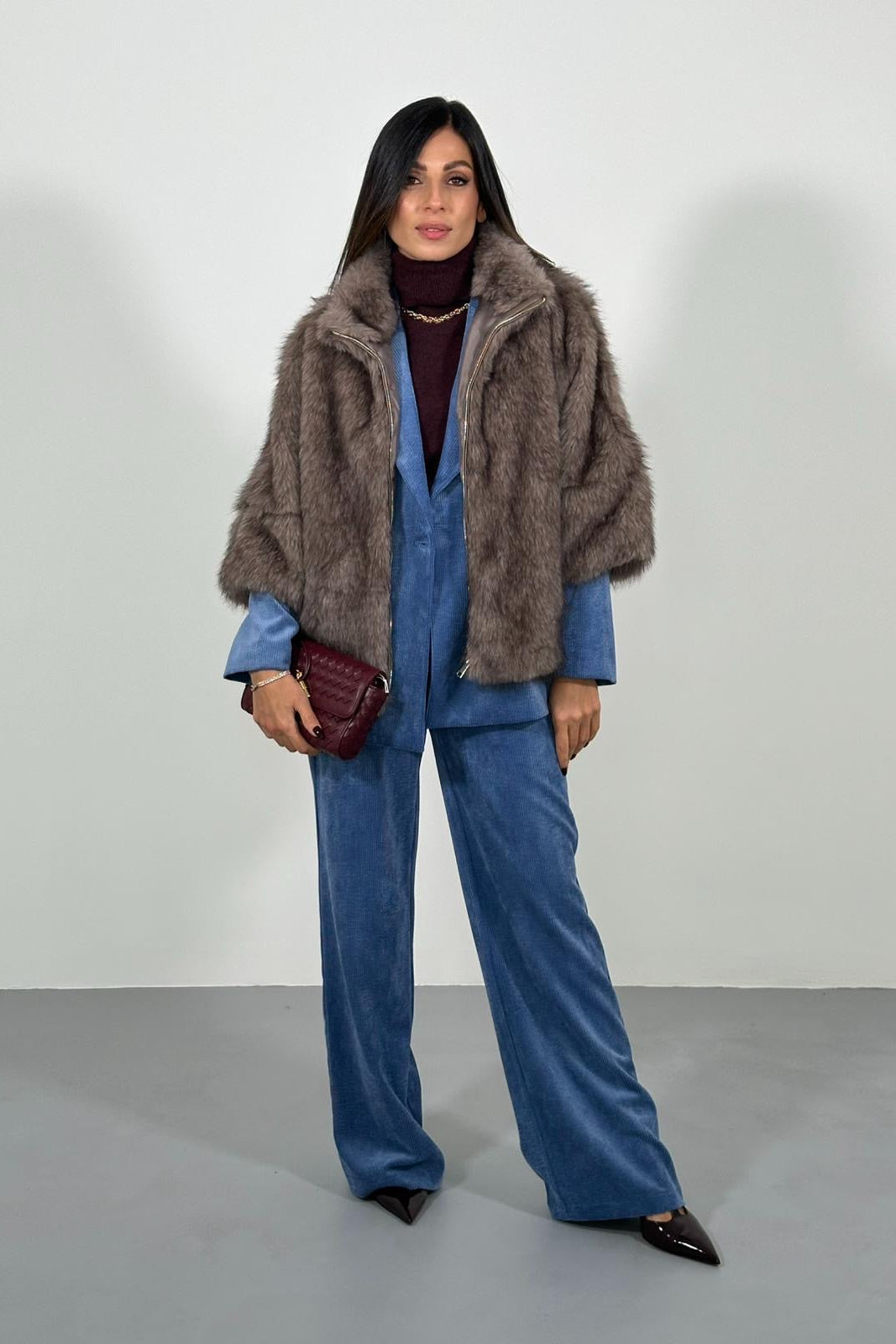 Ecofur con maniche ampie e collo alto