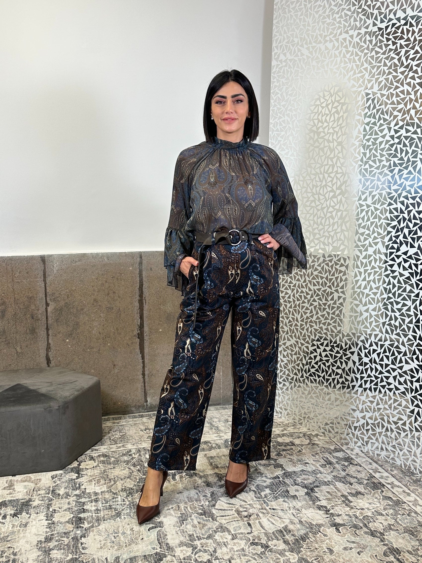 Pantaloni palazzo fantasia paisley cintura anello