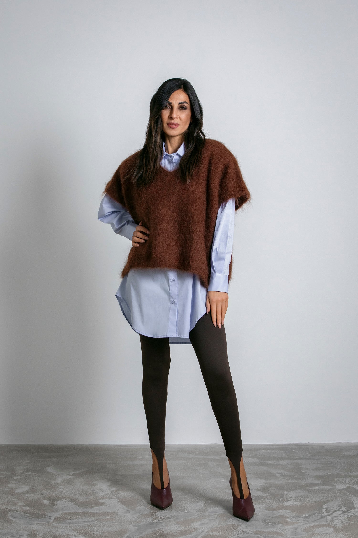 Maglia smanicato scollo a V in morbido mohair