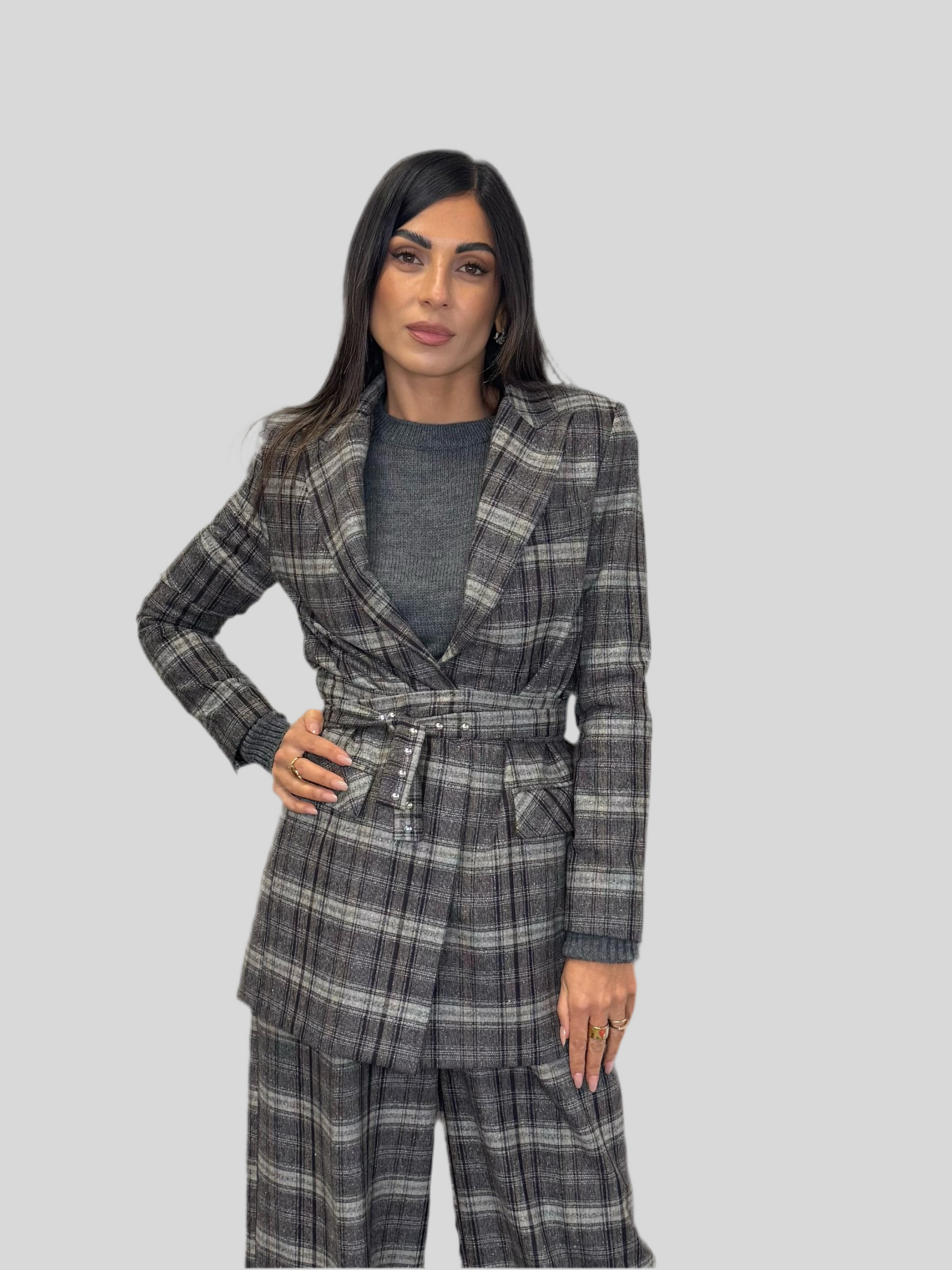 Blazer a quadri con cintura e tasche a patta