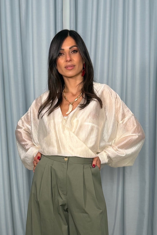 Shirt con scollo a v e maniche lunghe ampie