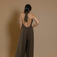 Jumpsuit con collo halter e taglio ampio