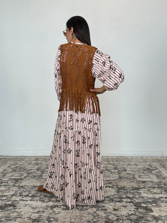 Gilet traforato con frange lunghe