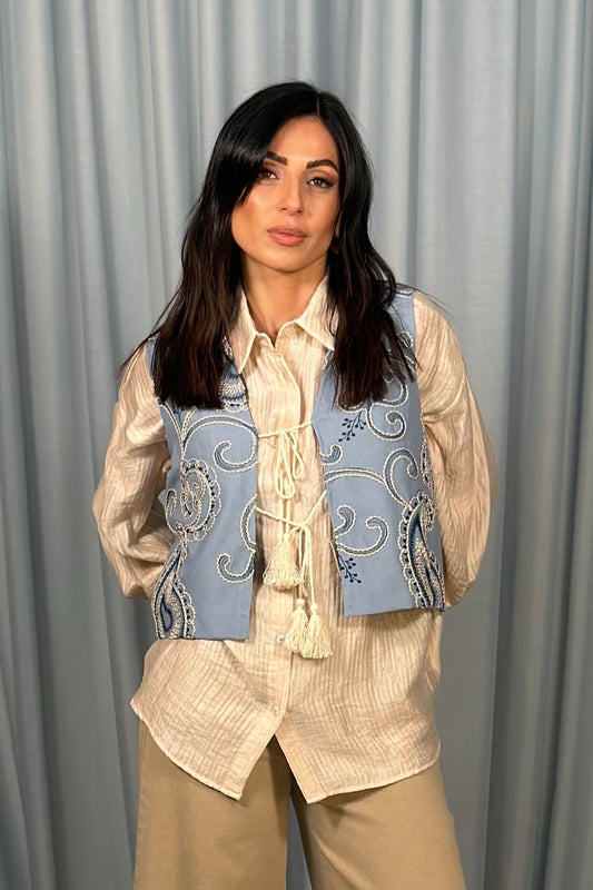 Gilet smanicato ricamato con motivo paisley