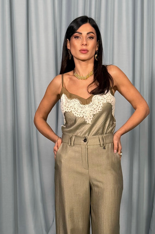 Top spalline sottili e bordo in pizzo