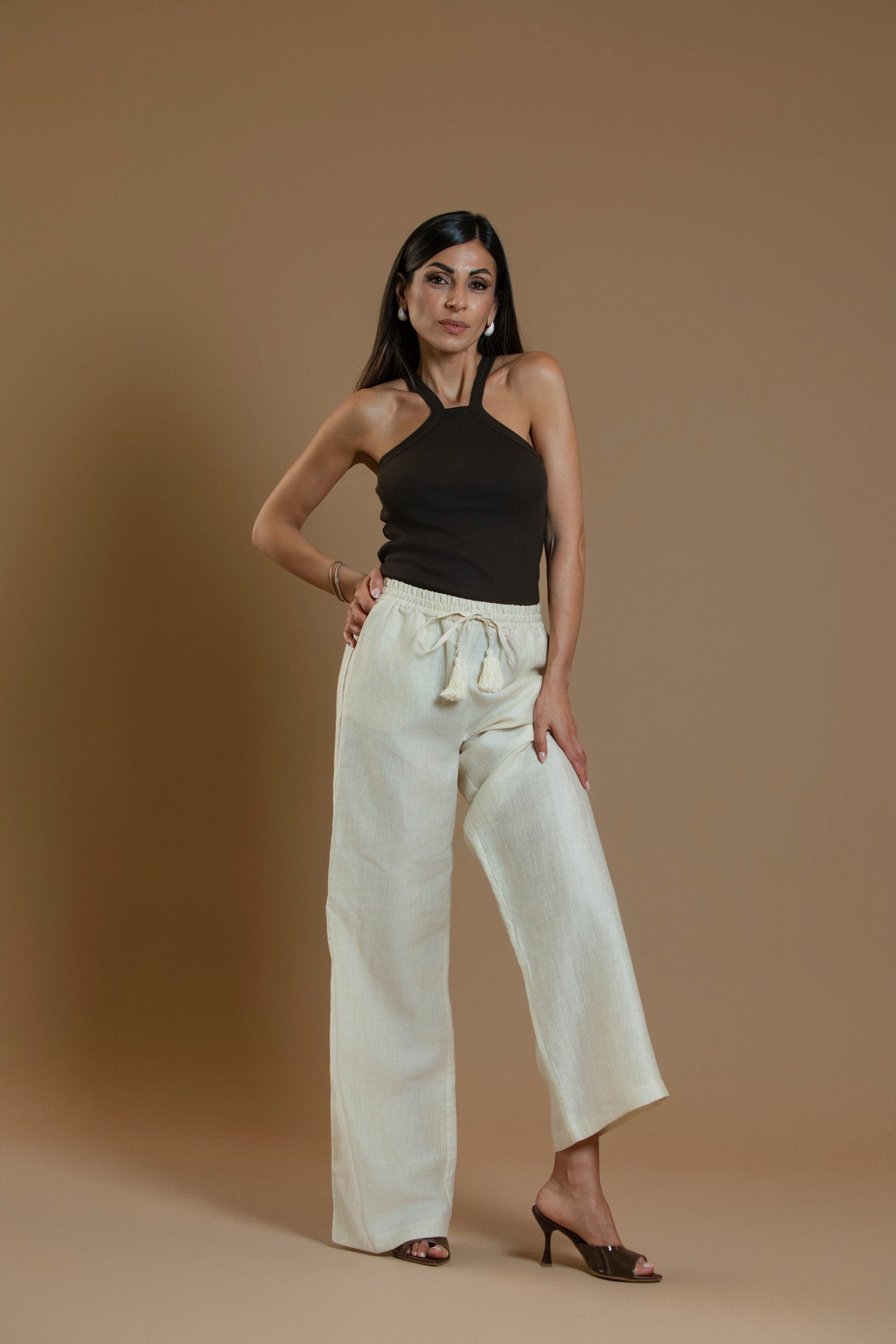 Pantaloni ampi con vita elasticizzata
