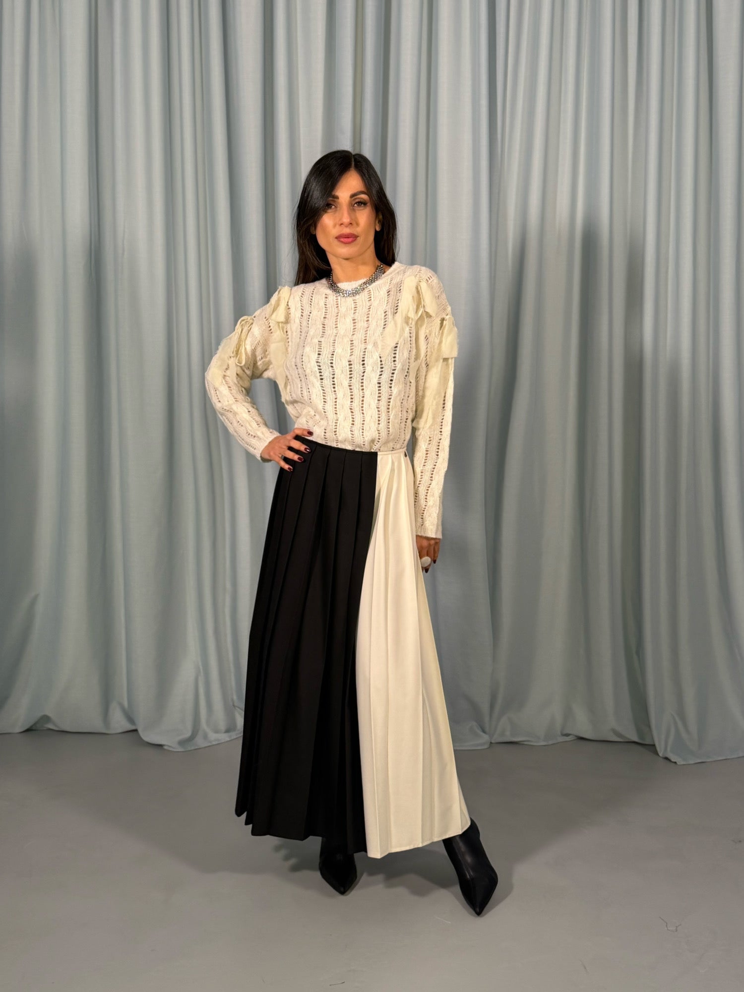 Gonna lunga a pieghe con motivo colorblock