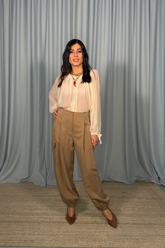 Pantaloni jogging con tasconi laterali e fondo elasticizzato