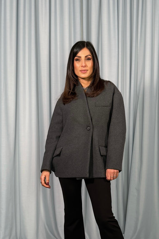 Blazer over con tasche a pattina e chiusura monopetto